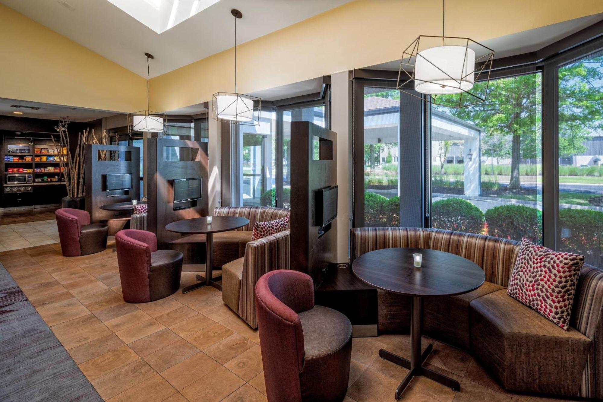 Courtyard Cincinnati Blue Ash Exterior photo